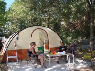 Location emplacement caravanes / tentes / camping-cars