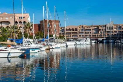 Port St Pierre 4 ado port saint pierre hyeres